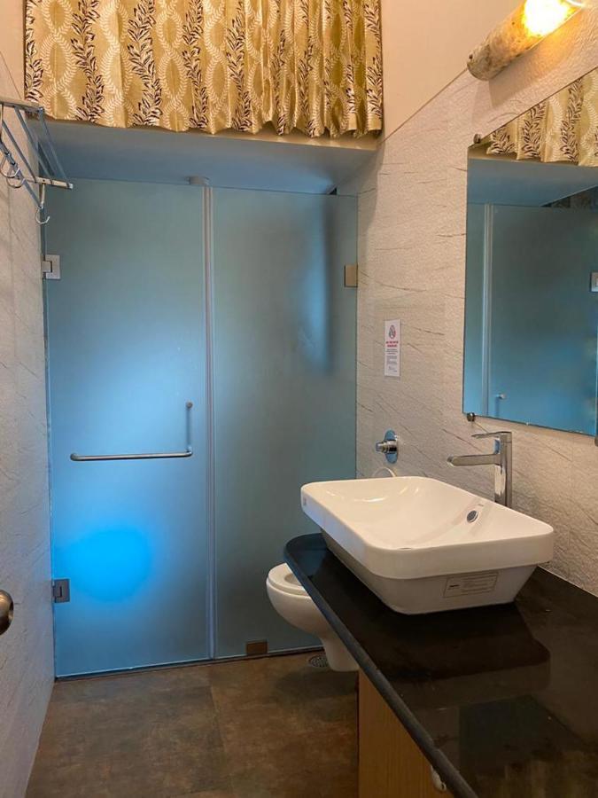 Nessies Nagaon Villa Алибаг Екстериор снимка