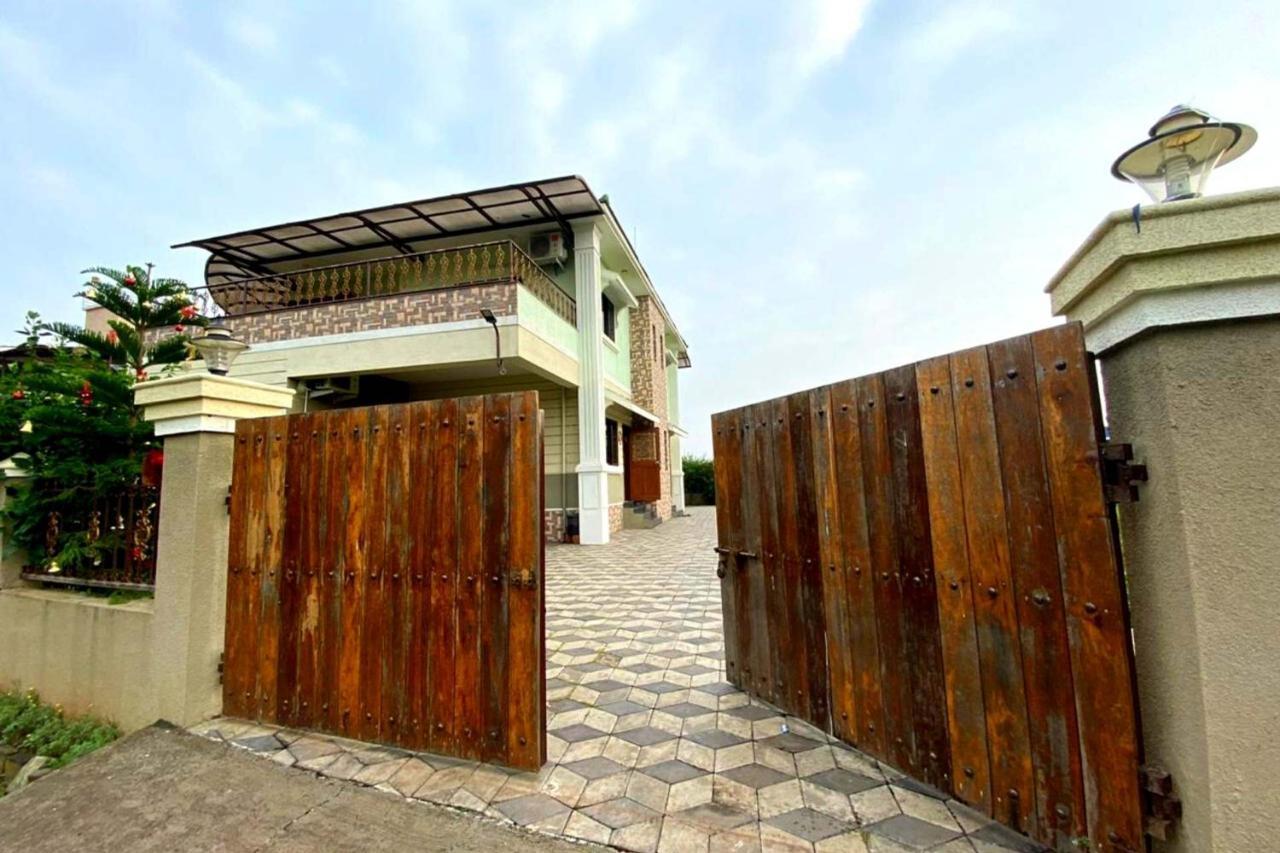 Nessies Nagaon Villa Алибаг Екстериор снимка