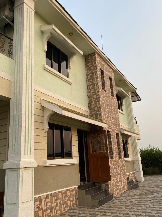 Nessies Nagaon Villa Алибаг Екстериор снимка